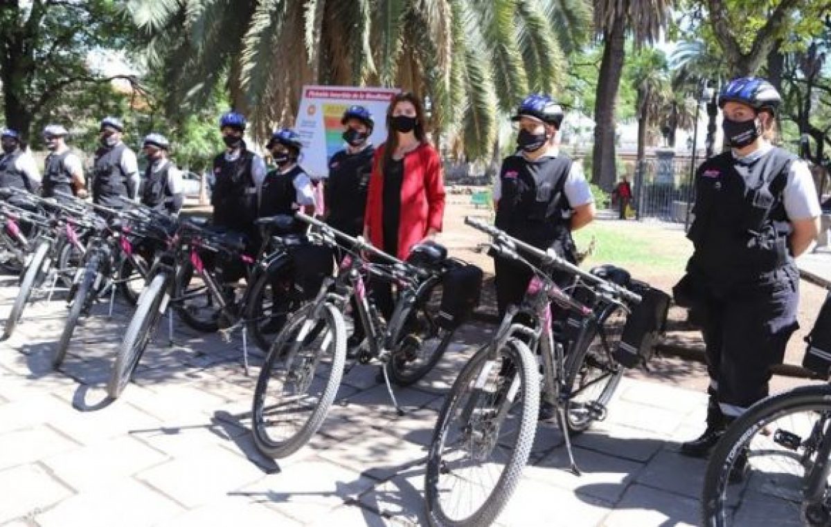 La intendenta de la ciudad de Salta presentó a los preventores urbanos de bicicleta