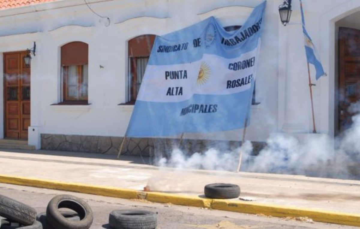 Coronel Rosales: Desde las 6 de este jueves, vuelven al paro los empleados municipales