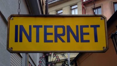 Francia aplica un impuesto a las gigantes de internet