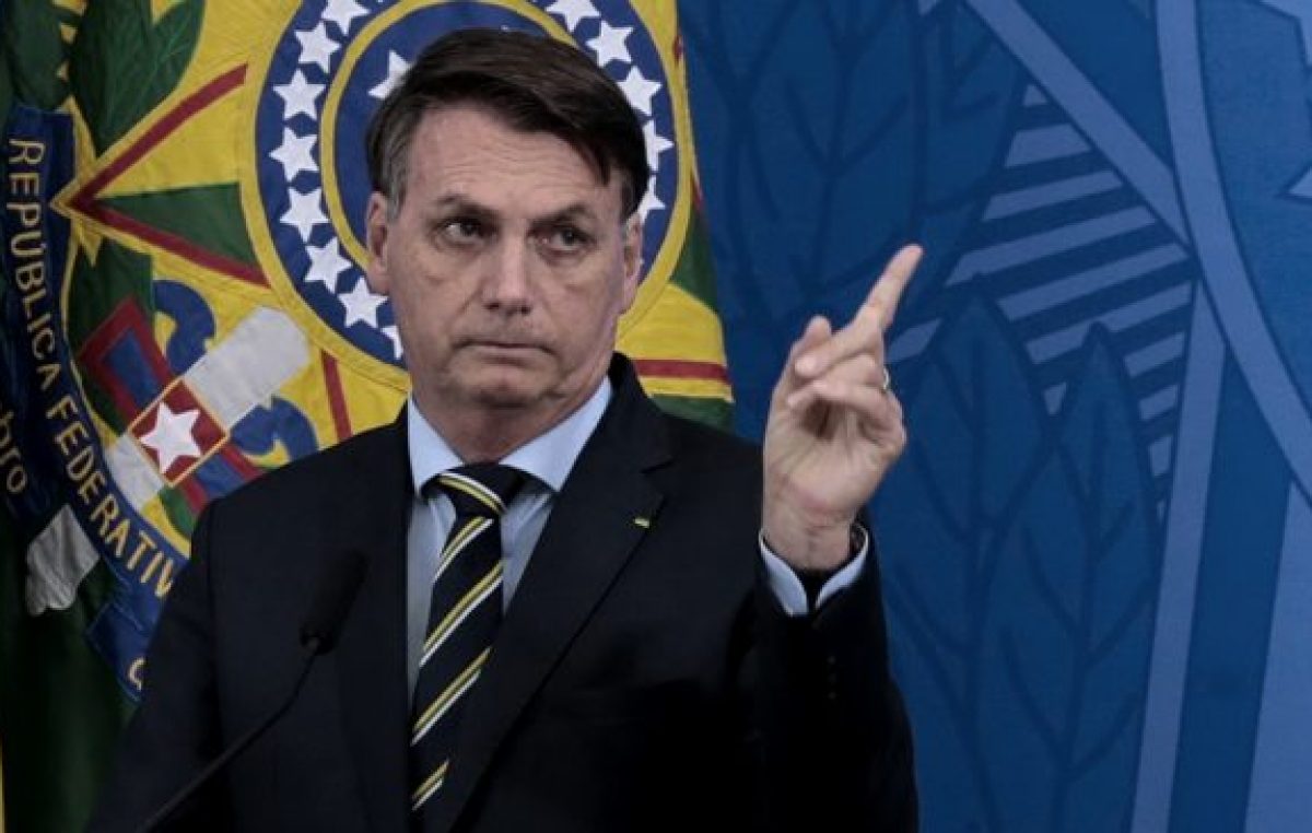 Bolsonaro llama a Biden «candidato» y amenaza con defender «con pólvora» la injerencia en la Amazonía
