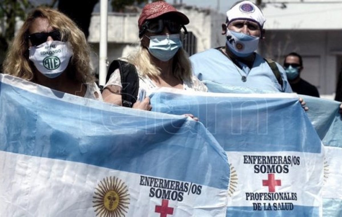 Coronavirus: ruidazo de enfermeres frente a la casa de Rodríguez Larreta