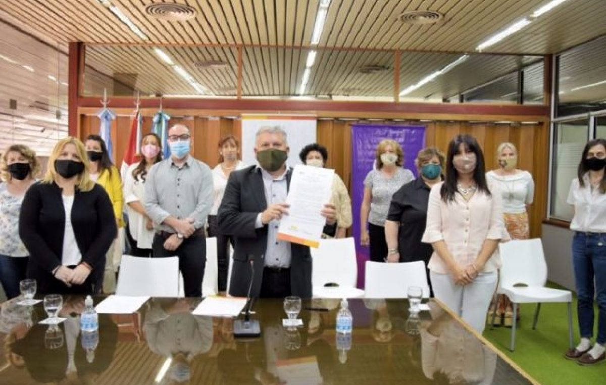 Punto Mujer en Arroyito: «La Provincia aporta los recursos que limitan a los municipios”