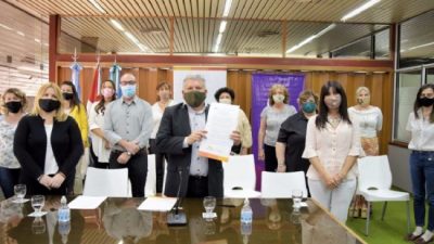 Punto Mujer en Arroyito: «La Provincia aporta los recursos que limitan a los municipios”