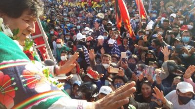 Una multitud recibió a Evo Morales en Cochabamba 