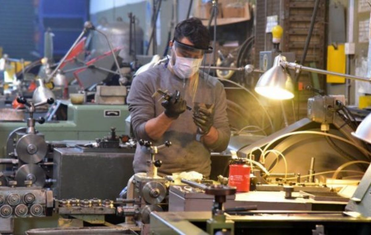 Diez de dieciséis sectores industriales ya están mejor que en 2019