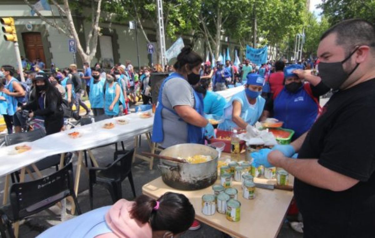 Buscan respuesta para los comedores de Neuquén antes de fin de año