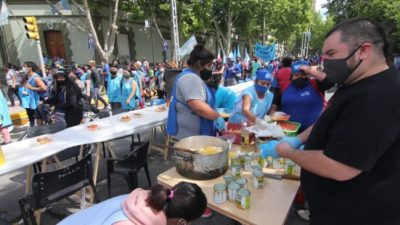 Buscan respuesta para los comedores de Neuquén antes de fin de año