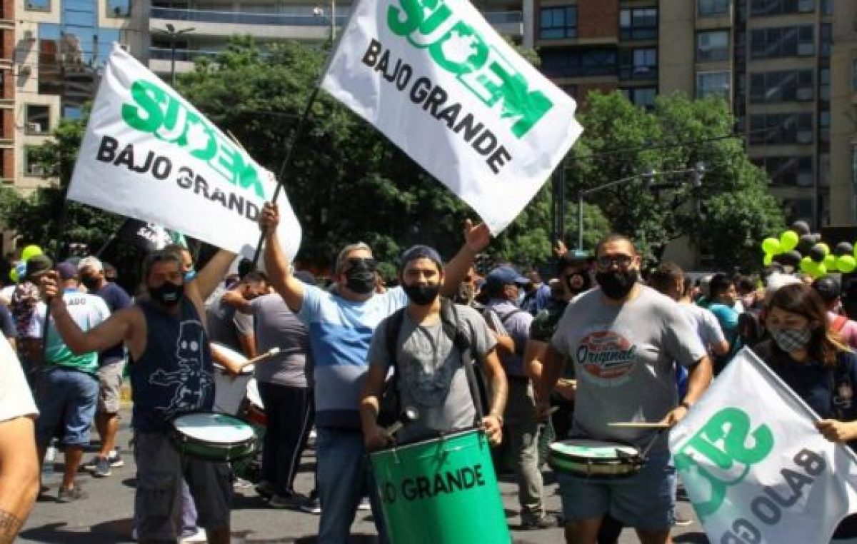Córdoba: Llaryora ofrece 23,4% en 2 veces y compensar parte del recorte