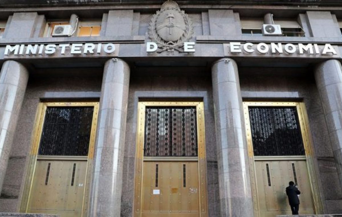 Patear para adelante la deuda con el Fondo y freno al endeudamiento irresponsable 