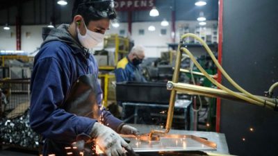 Pymes y sindicalistas quieren impulsar una nueva ley de «Compre Argentino»