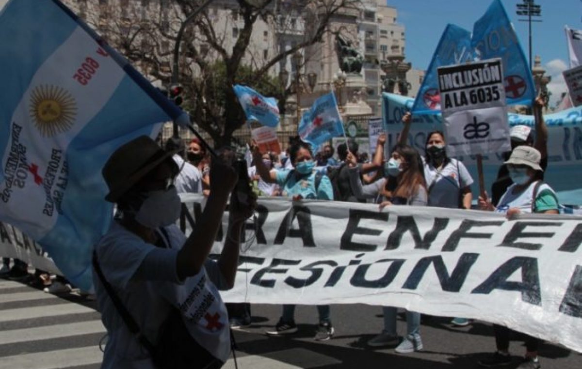 Paro y acampe de enfermeres porteños
