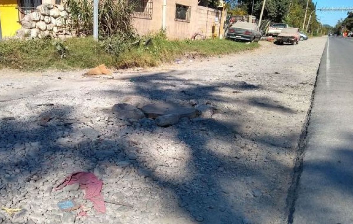 Salta: Unas 300 familias viven lejos del centro urbano, no tienen plaza y caminan 1 km para tomar el colectivo