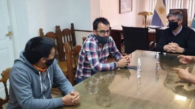 Municipio de Esquel y Soeme negocian pase a planta de 60 contratados y pago de un bono navideño