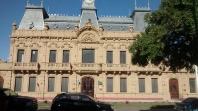 Coronel Suárez: disconformes, los municipales piden más aumento