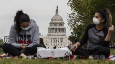 Trump se resiste a firmar plan de alivio y millones de estadounidenses pierden sus ayudas
