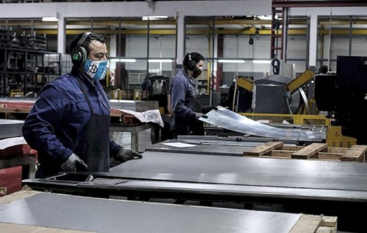 El empleo asalariado registrado creció por primera vez durante la pandemia