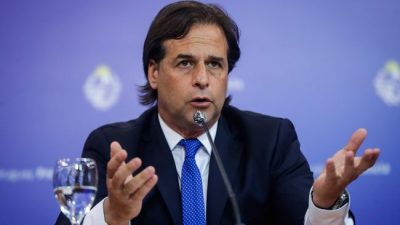Uruguay amaneció con fronteras cerradas y restricción a derecho de reunión para frenar al coronavirus