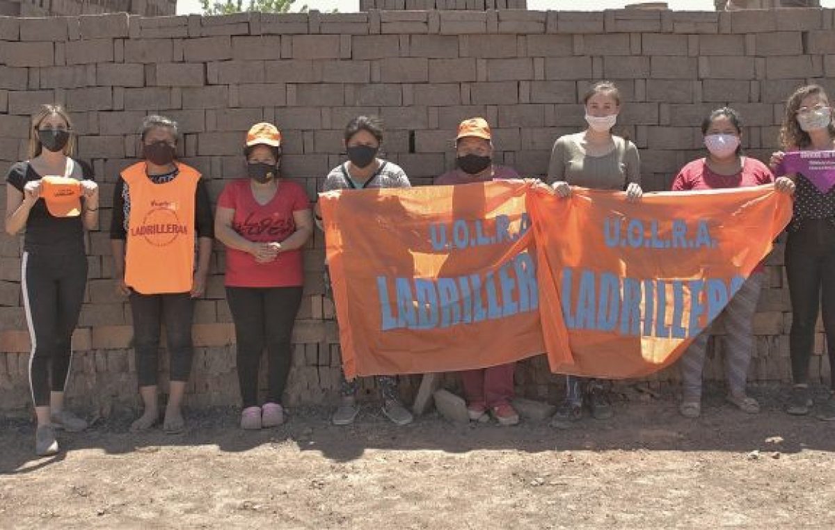 «Las mujeres ladrilleras deben reconocerse como trabajadoras», dice sindicalista