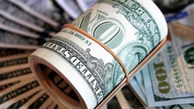 Los dólares que los argentinos tienen en el exterior o «en el colchón» superan la deuda pública del país