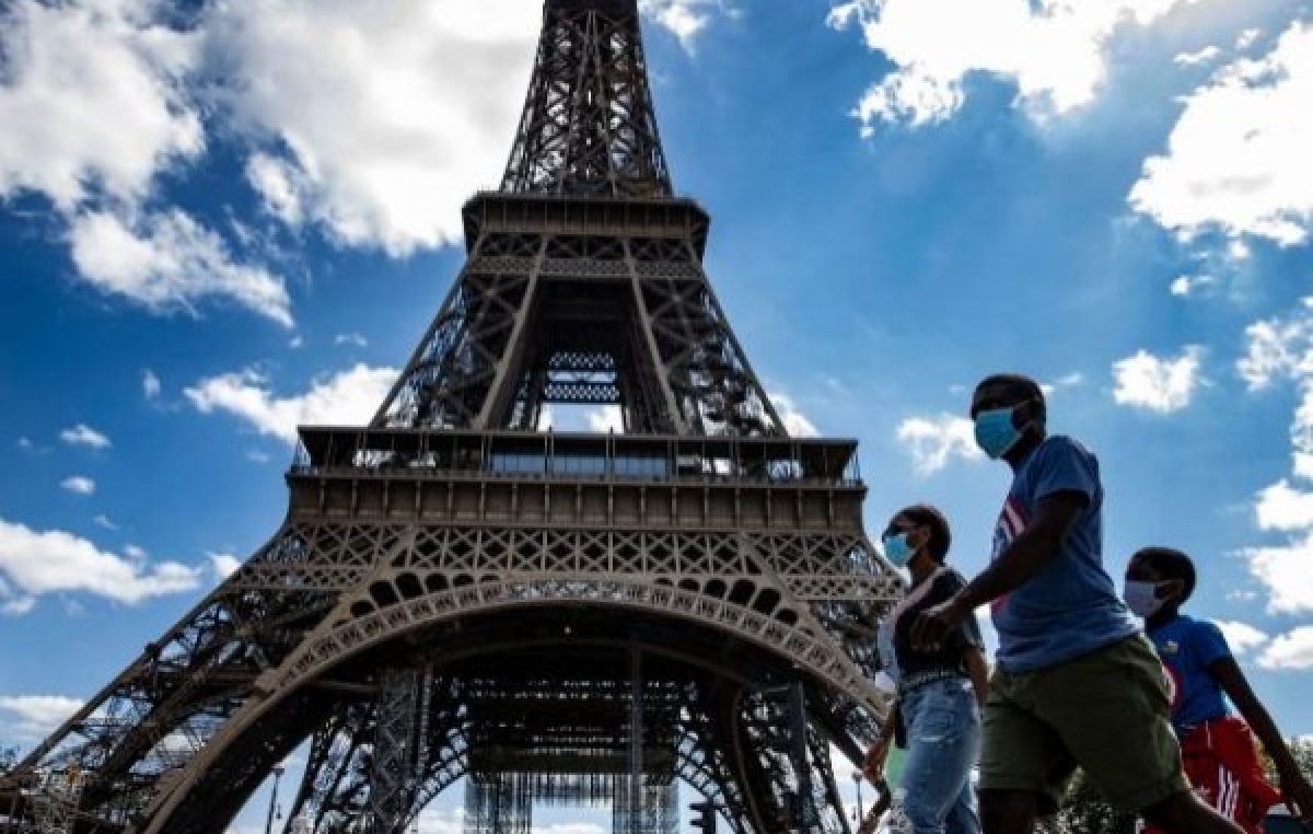 Francia: el gobierno subsidiará vacaciones en las empresas más afectadas por la pandemia