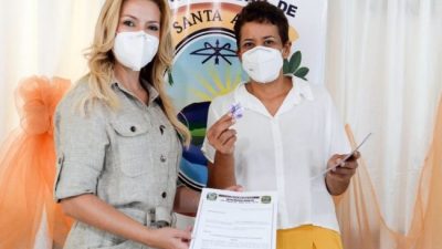 Fabiola Yañez articuló en Misiones un acuerdo para la provisión de agua potable
