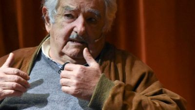 Pepe Mujica cuestionó a Lacalle Pou por la falta de vacunas en Uruguay 