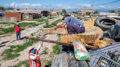 Dengue: se levantan entre tres y cuatro toneladas diarias de chatarra en Salta