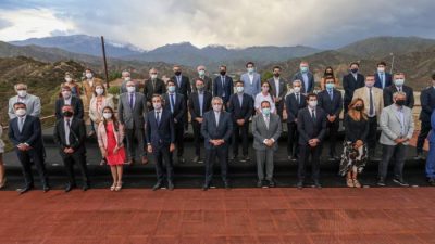 Alberto Fernández en Chilecito, inversiones y el deseo de los gobernadores del Norte Grande de suspender la PASO