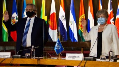 La pregunta de Alberto Fernández en su clase magistral en la CEPAL: «¿No será ésta una oportunidad para barajar y dar de nuevo?»