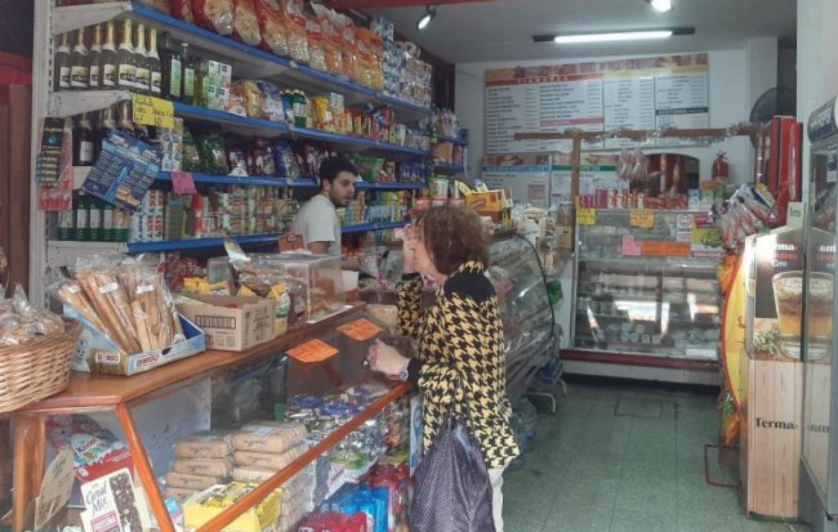 El índice de precios al consumidor subió 36,1% en 2020, 17,7 puntos porcentuales menos que en 2019