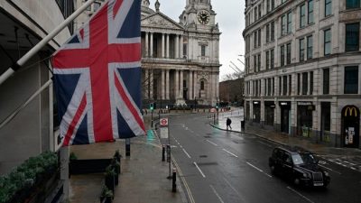 Ansiedad, agotamiento y un optimismo perdido: ingleses cuentan cómo viven el confinamiento