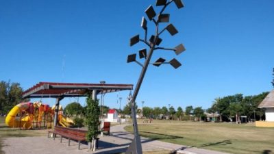 Habilitaron el primer árbol solar público en Porteña