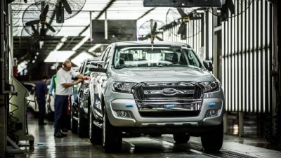 Ford cierra fábricas en Brasil y mantiene sus planes de inversión para Argentina