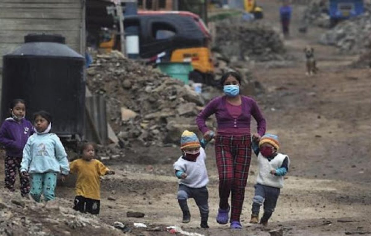Las ganancias de los diez más ricos «podrían pagar la vacuna de todo el mundo»