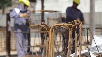 El empleo registrado volvió a caer a fin de año  