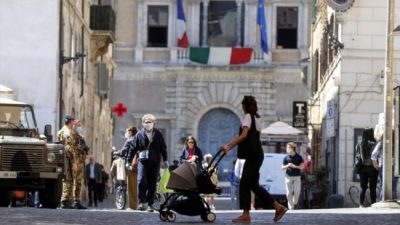 Por la pandemia, la economía italiana cayó 8,8% interanual en 2020