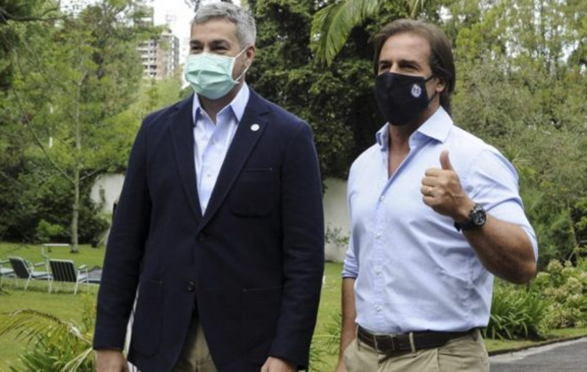 Abdo Benítez y Lacalle Pou coinciden en la necesidad de «abrir el Mercosur» a acuerdos bilaterales