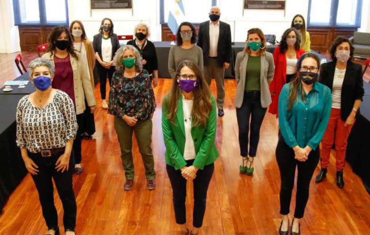 El Ministerio de la Mujer avanza en el proyecto de un sistema integral de cuidados