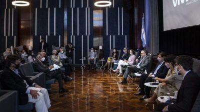 Los cinco ejes que acordaron Gobierno y empresarios sobre la cadena de precios de alimentos