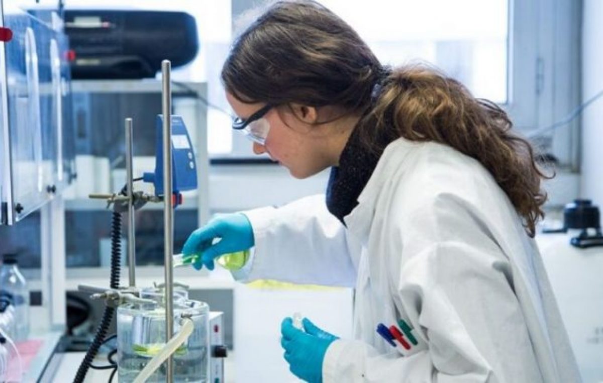 Por la pandemia, la participación laboral de las mujeres retrocedió diez años