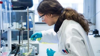 Por la pandemia, la participación laboral de las mujeres retrocedió diez años