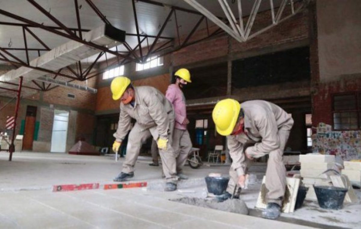 En diez meses sin clases, el gobierno neuquino reparó 650 escuelas