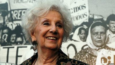 «La pandemia no nos frena porque tenemos que encontrar más de 300 nietos», dijo Carlotto