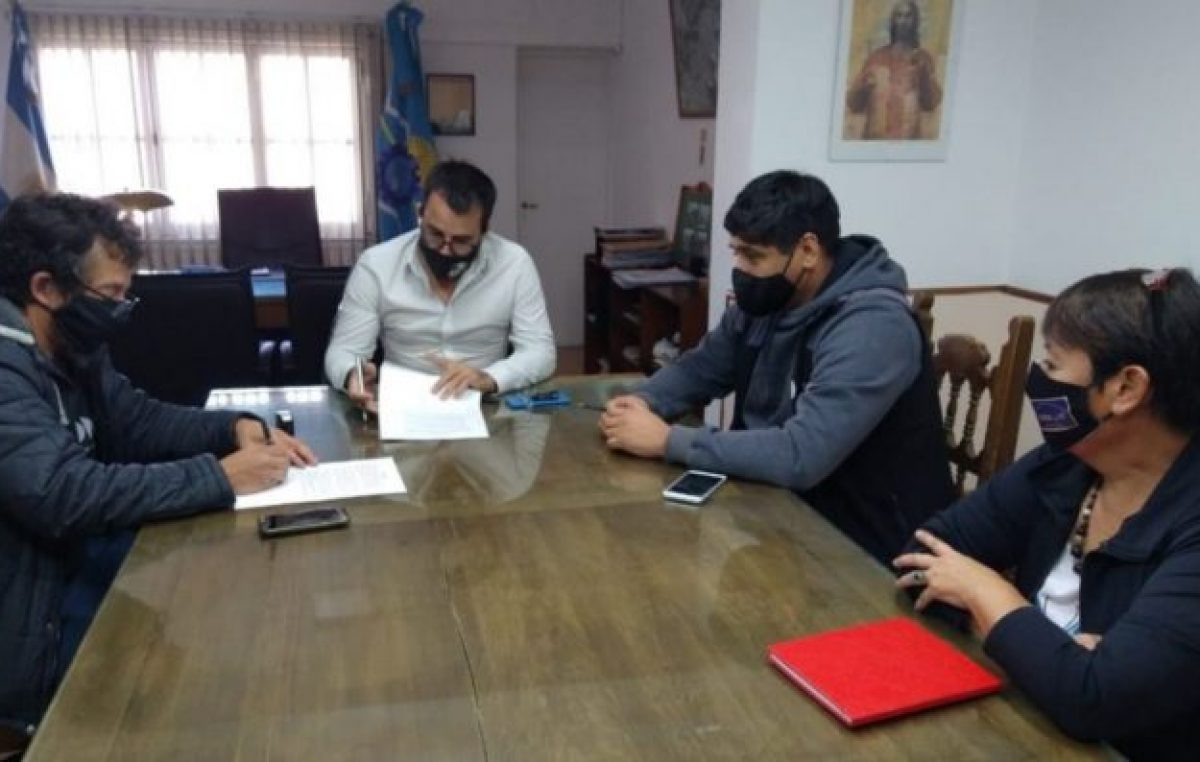 Acuerdan aumento salarial del 30% para trabajadores de planta y 20% a contratados municipales en Esquel