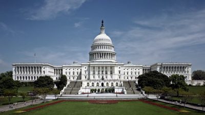 Biden se anota una victoria con la aprobación de su gigantesco plan de estímulo económico