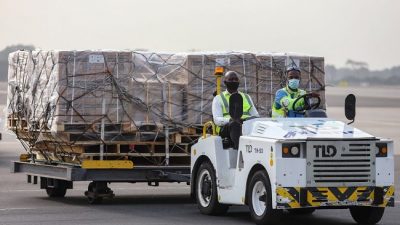 La presión de las potencias perjudica el envío de vacunas a Latinoamérica por el mecanismo Covax