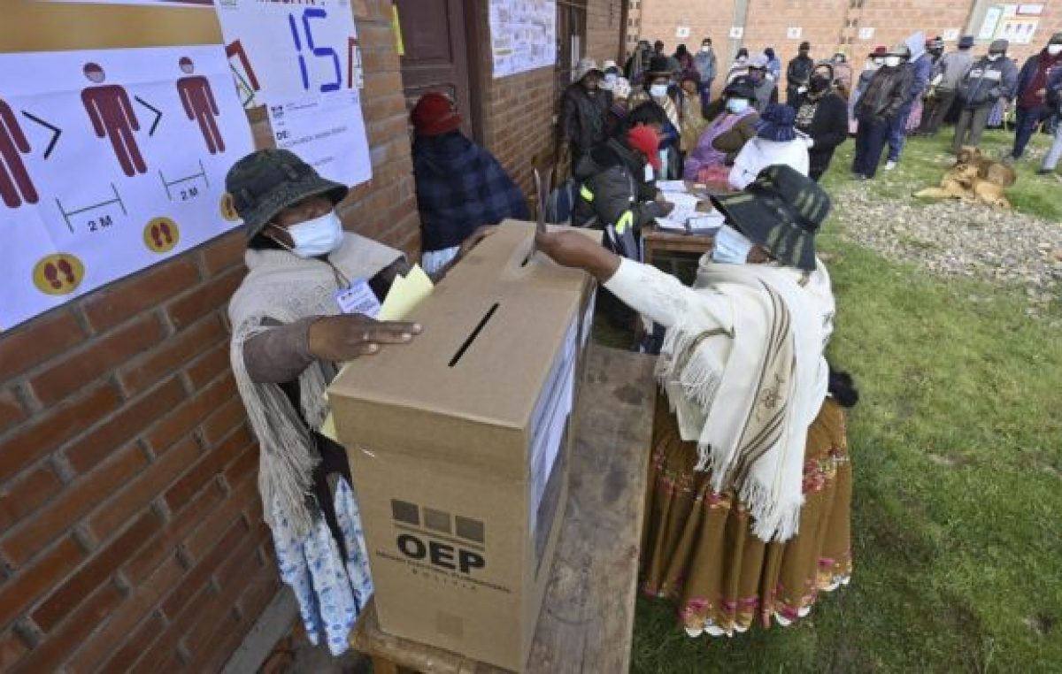 Los bolivianos eligieron autoridades provinciales y municipales con tranquilidad