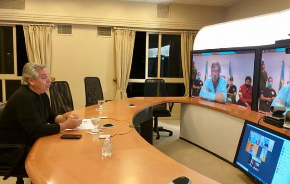 Fernández ratificó su compromiso con las comunidades de Lago Puelo y El Hoyo