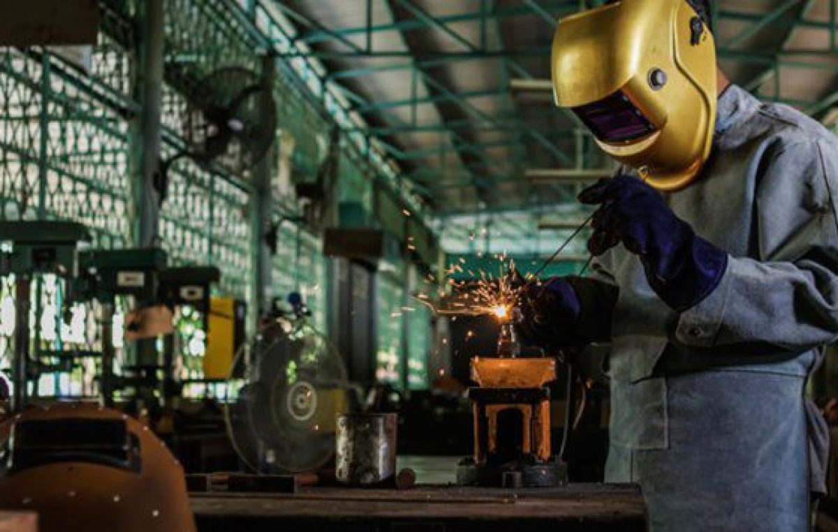 La industria y la construcción volvieron a crecer en enero y ratifican su recuperación