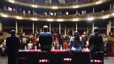 El intendente de La Plata quiere incorporar a los cooperativistas al municipio